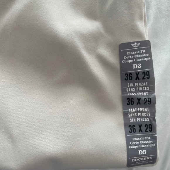 Dockers D3 Easy Khaki Classic Fit Pants - Picture 8 of 11